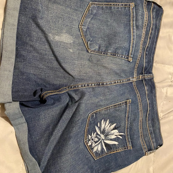 Jean Shorts - Picture 3 of 4